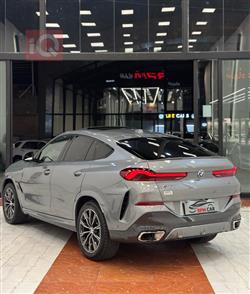 بی ئێم دەبڵیو X6